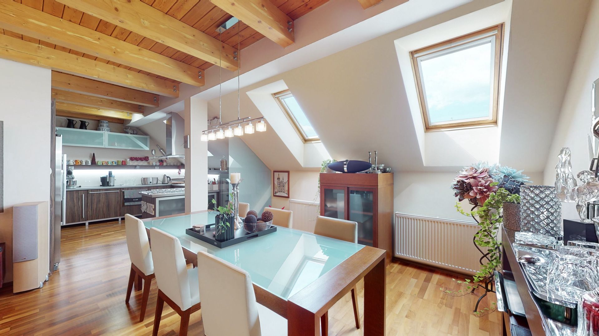 Mezonetový byt s výmerou 200 m2 a terasou 25 m2 , centrum Košíc